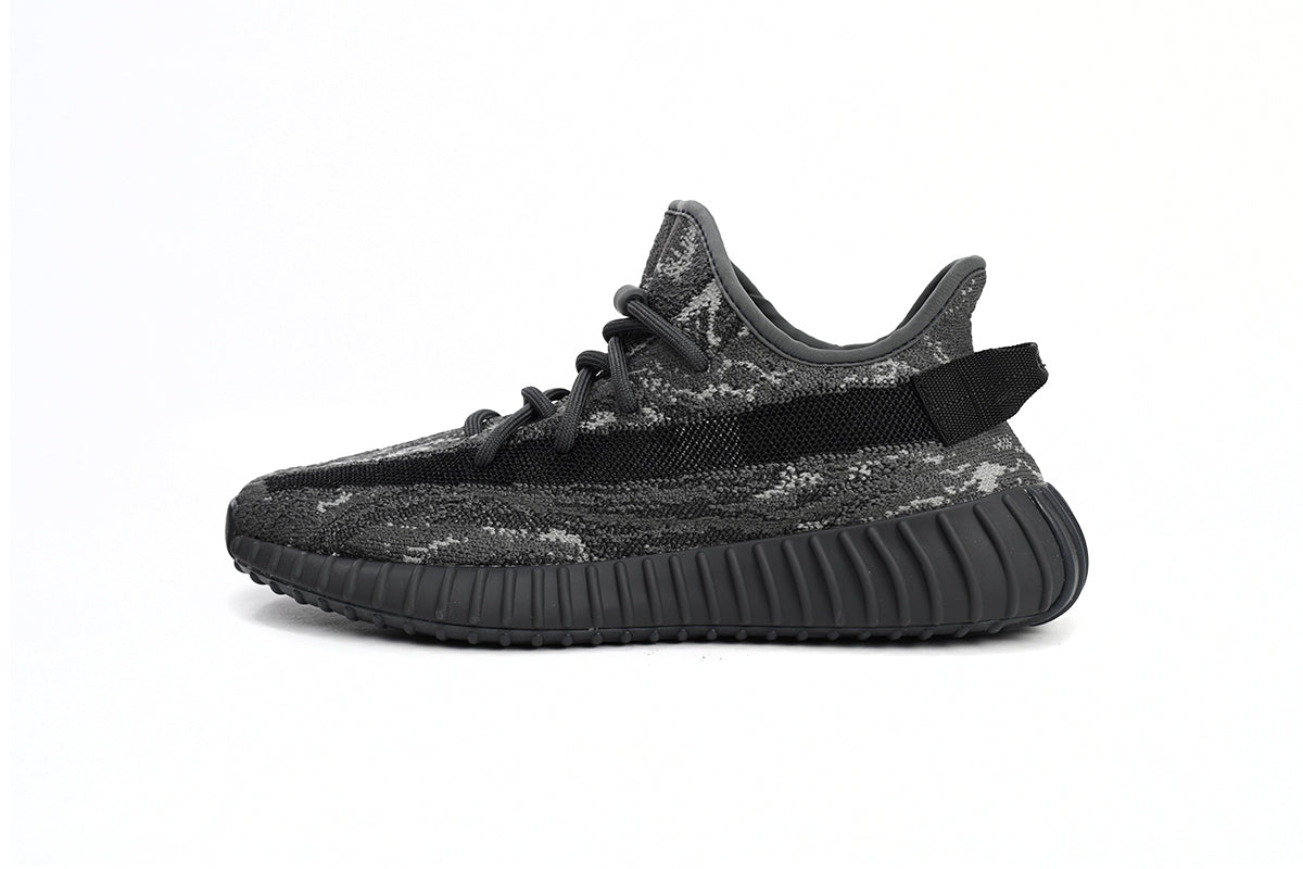 Yeezy Boost 350 v2 Dark Salt Red Reps Sneaker  ID4811