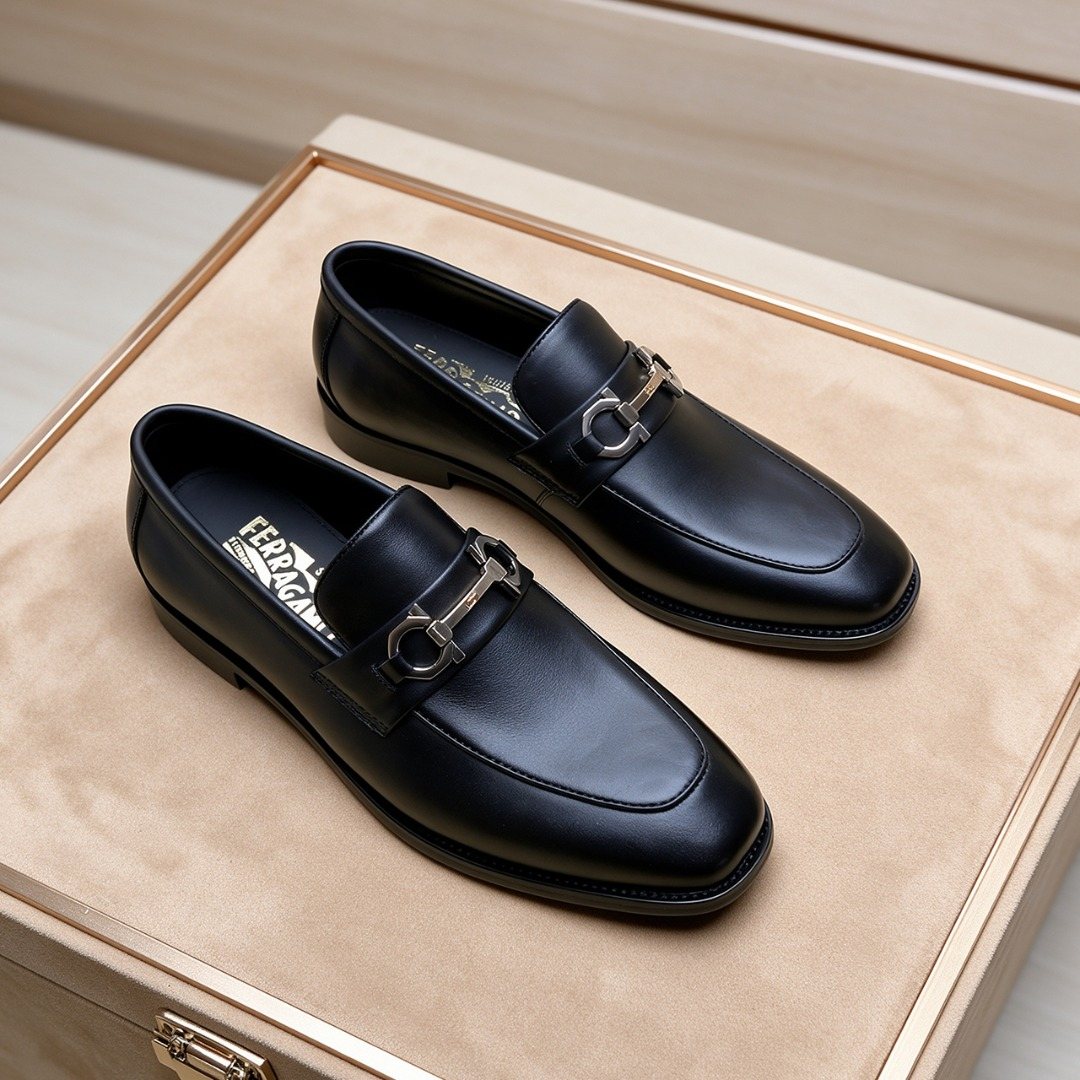 Ferragamo Black Bit Loafers