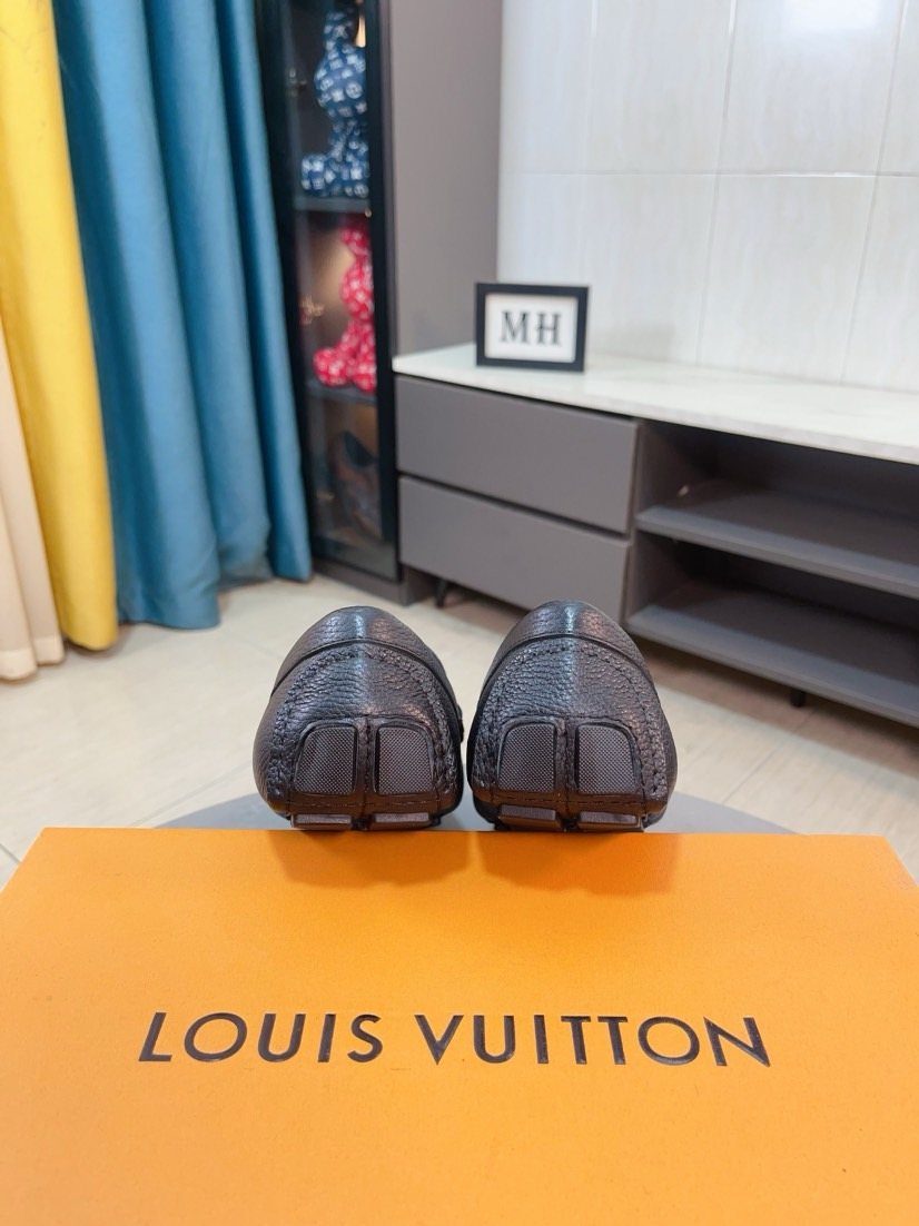 Louis Vuitton Black Textured Loafers - Leather Lining