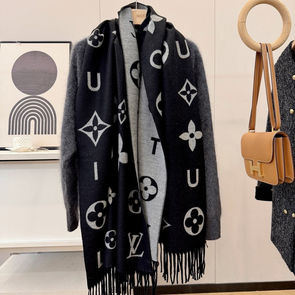 Louis Vuitton Black & Gray Patterned Scarf