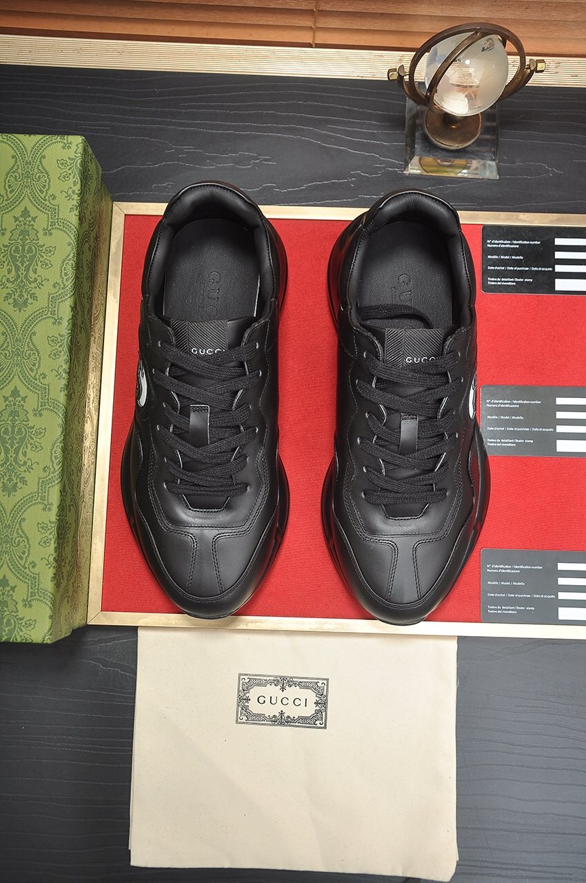 Gucci Black Logo Low-Top Sneakers